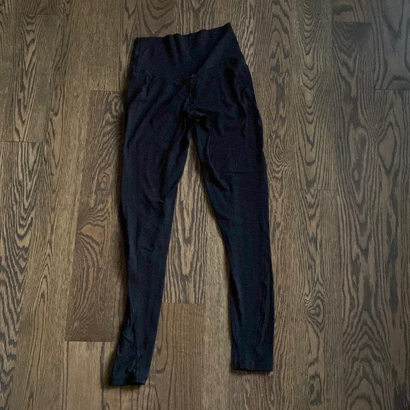 Aerie Black Leggings With Mesh Side - Picture 3 of 5